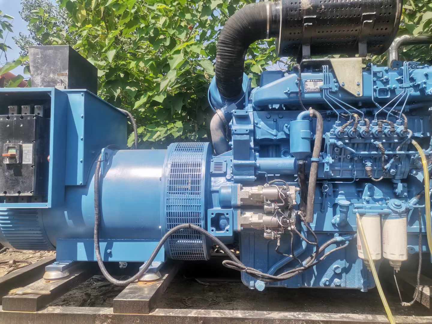 青松路街道详细说明降低 800kW 柴油发电机输出电流波动的方法
